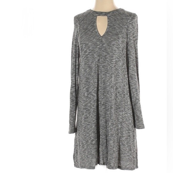 Francesca’s Alya long sleeve gray knit keyhole shift dress size large - Picture 1 of 5